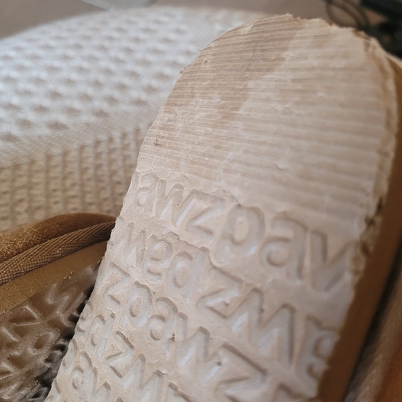 Bear Pawz Brown Suede Leather Booties Sheepskin Lining Size 9 - Picture 8 of 9